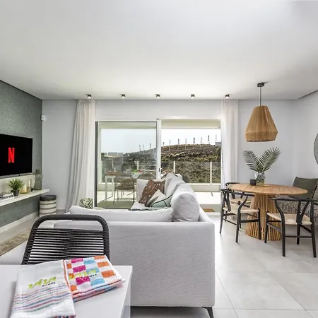 Vivi Homes - Casa Element Pool, Terrace & Golf Apartment *