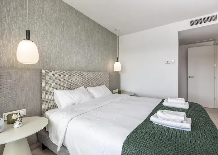 Vivi Homes - Casa Element Pool, Terrace & Golf * Marbella